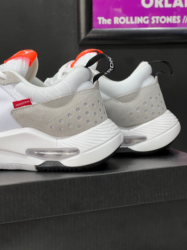 Zapatos Jordán Air Cadence Delta Blancos Caballero