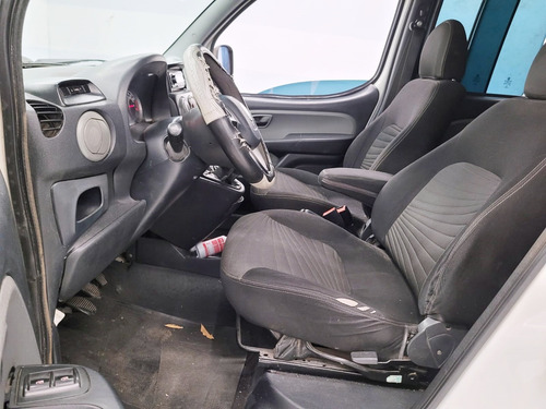 Fiat Doblo 1.8 MPI ESSENCE 7L 16V FLEX 4P MANUAL