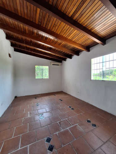 Se Vende Casa 435m2 7h/5b/4p Charallave Country Club