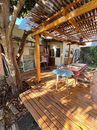 Casa En Venta Calle 35 Entre 24 Y 25 La Plata