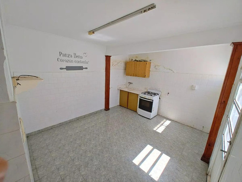 Casa En Venta - 2 Dormitorios 1 Baño - 126mts2 - Azul