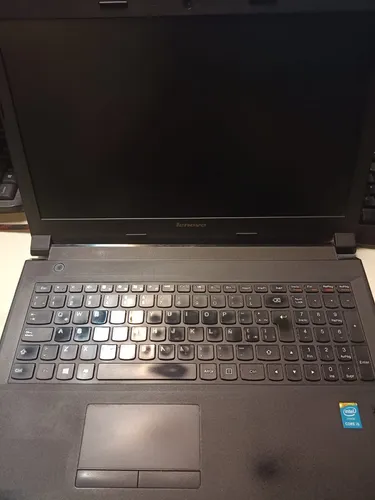 Lenovo V330-15ikb Procesador I5 5200u - Ref. 42nb (Usado)