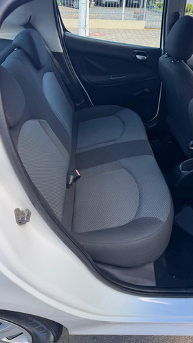 Peugeot 207 1.4 Xr Flex 5p
