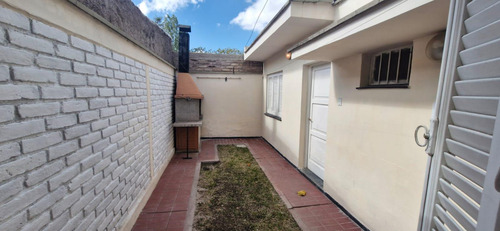 Alquiler Casa 2 Dormitorios Maipú Con Cochera