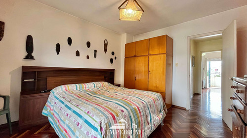 Casa De 2 Dormitorios, 2 Baños Y Garaje En Parque Batlle