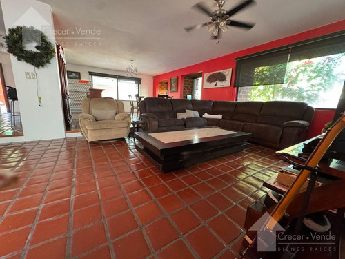 Casa Sola De Dos Niveles En Venta, En Privada Con Vigilancia En Lomas Tetela, Cuernavaca Morelos