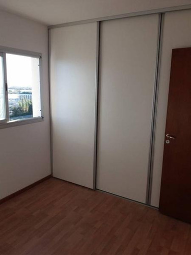 Imagen 9 de 20 de Departamento De 1 Dormitorio Con Cochera Y Balcón. Vista Al Río