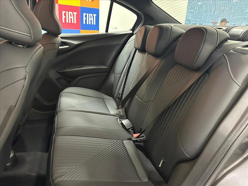 Fiat Cronos Cronos 1.3 Precision Cvt (aut)