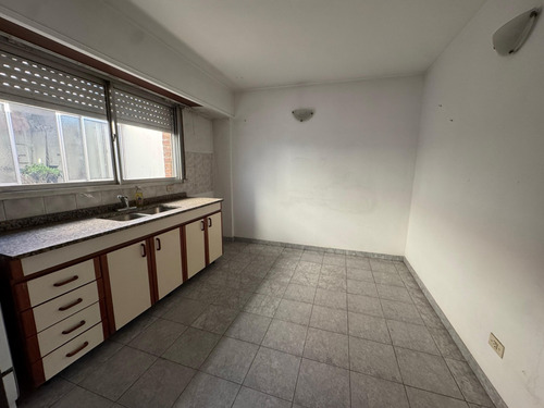 Departamento 2 Ambientes Con Balcon- Excelente Ubicacion