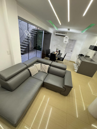 Townhouse En Manantial Residencia Naiguata, Naguanagua Ns