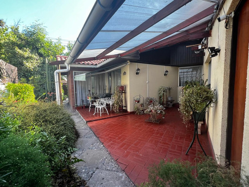 Casa Con Excelente Ubicación Para Uso Comercial, Buin Centro