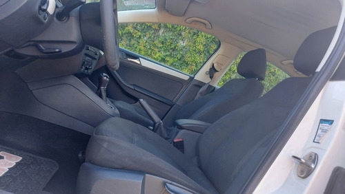 Imagen 11 de 14 de Volkswagen Jetta Trendline 2016 Transmision Estandar