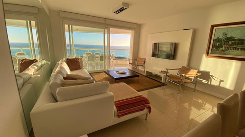 Imagen 1 de 24 de Torre Aquarela , 3 Dorm, Vista Y Los Mejores Servicios - Playa Mansa