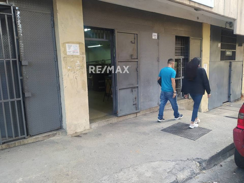 Amplio Y Magnífico Local En Venta A Pie De Calle A Una Cuadra De La Av. Baralt