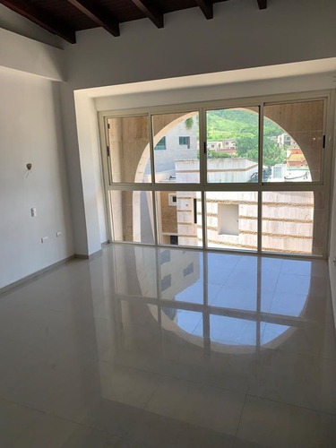 Imagen 13 de 15 de Noreida Delgado +58 414-1431887 / Townhouse En Venta, Terrazas Del Country Altos De Guataparo Res Mykonos, Valencia.