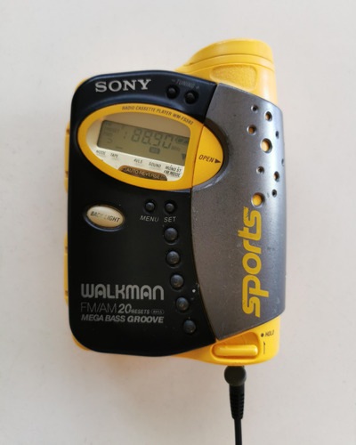 Walkman Sony Sports Wm-fs593 Excelente Estado