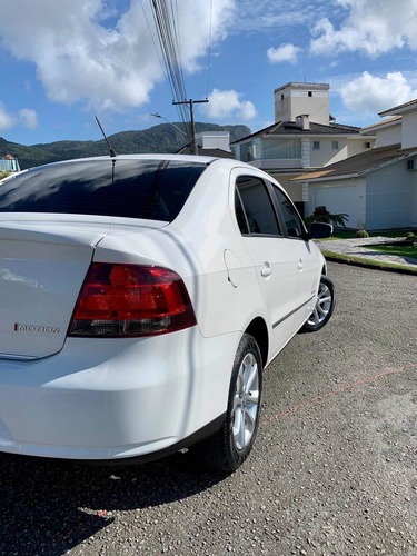 Imagem 9 de 15 de Volkswagen Voyage 1.6 Vht Comfortline Total Flex I-motion 4p