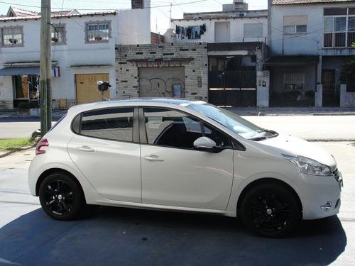 Peugeot 208 Allure 1,6 N Touchscreen 2015 Igual A Okm