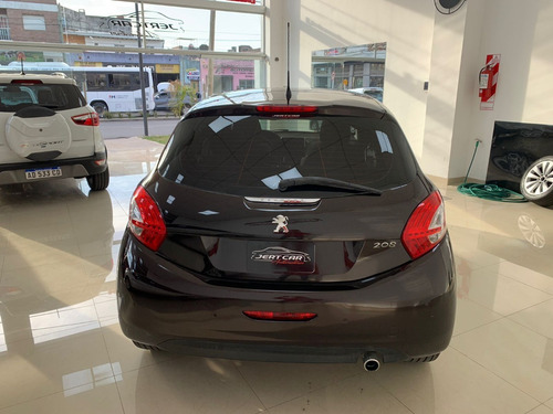 Imagen 5 de 17 de Peugeot 208 1.6 Feline 2013