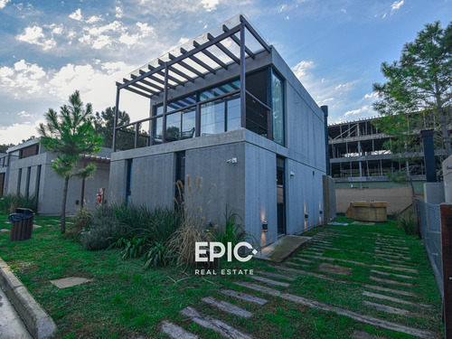 Casa En Venta En Pinamar Norte En Barrio Con Seguridad