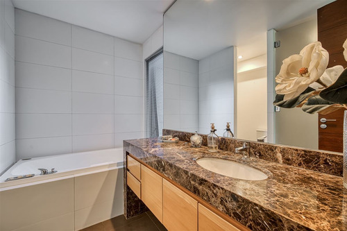 Fantástico Departamento Triplex Con Jardín