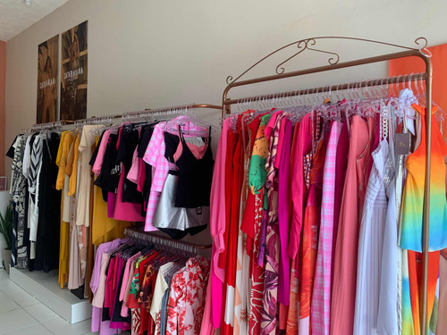 Vendo Loja De Roupas Feminina Com Ponto Comercial