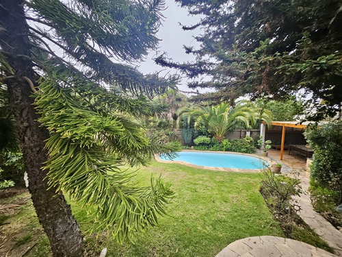 Casa En Venta De 6 Dorm. En Bosques De Montemar, Concón