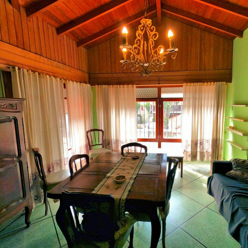 Imagen 7 de 19 de Chalet En Planta Alta, Barrio Tradicional De La Ciudad
