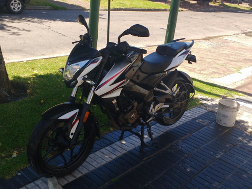 Imagen 2 de 2 de Bajaj Rouser Ns 200 Permuto Escucho Oferta