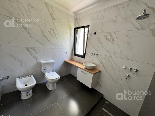 Casa 4 Ambientes En Barrio San Sebastián