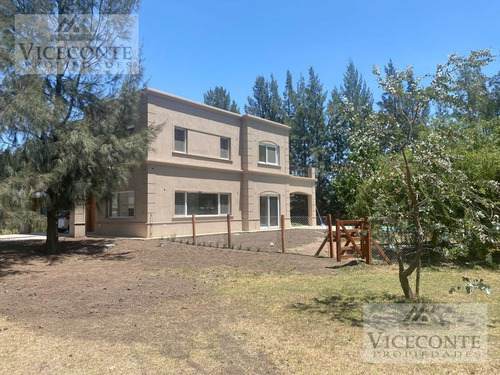 Casa 307m2. Barrio Cerrado Altos De Brandsen . Brandsen, Buenos Aires.