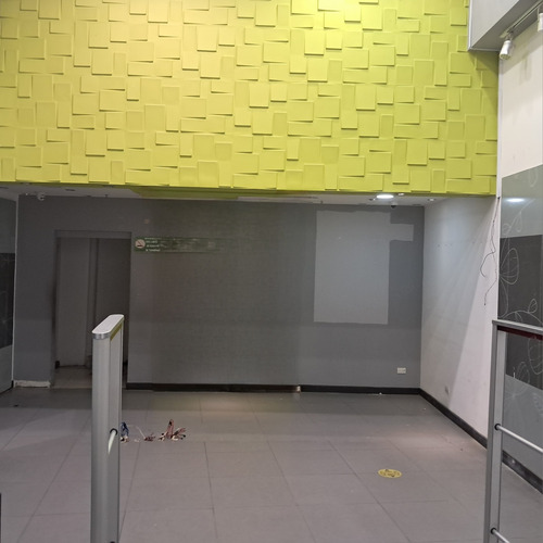 Alquiler De Local En El Centro Comercial Lider