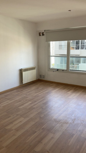 Alquiler. Av Libertad Y San Juan. 1 Dormitorio. Cochera