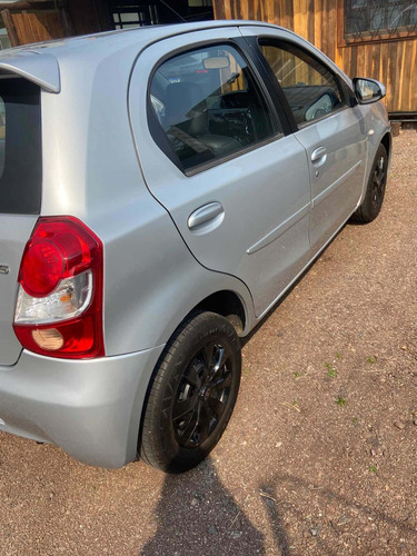 Imagem 5 de 8 de Toyota Etios 2016 1.5 16v Xs 4p