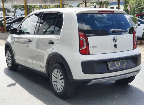 Imagem 7 de 9 de Volkswagen Up Track 1.0 12v 5p 2017