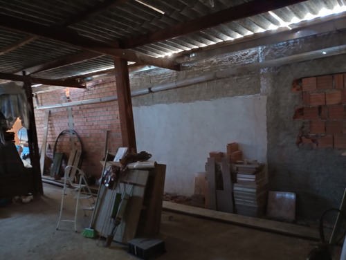 Galpão Com 133m²