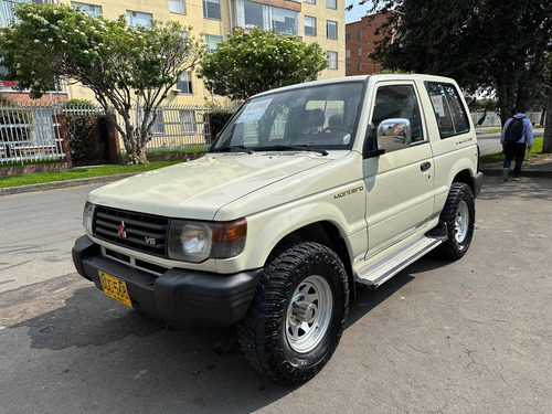 Mitsubishi Montero 2.6 V12