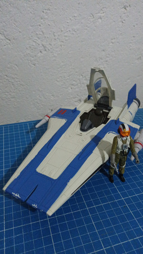 A-wing Resistence Whit Pilot Tallie Star Wars Force Link (Usado)