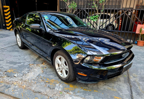 Ford Mustang V6 Coupe Año 2010