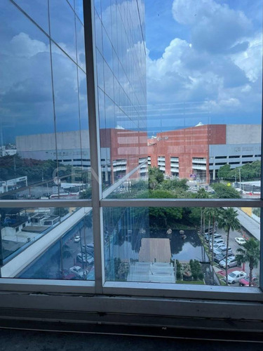 Venta De Oficina De 40 Mts, En Obra Gris Con Vigilancia Y Excelente Ubicación