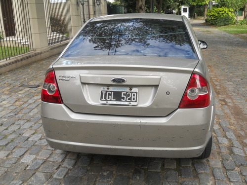 Ford Fiesta Max Full