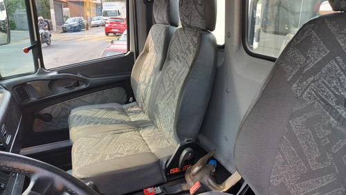 Mercedes Atron 1719 Modelo 2014 Com Munck