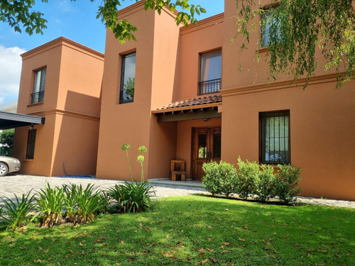 Casa De 7 Ambientes En Venta En Escobar