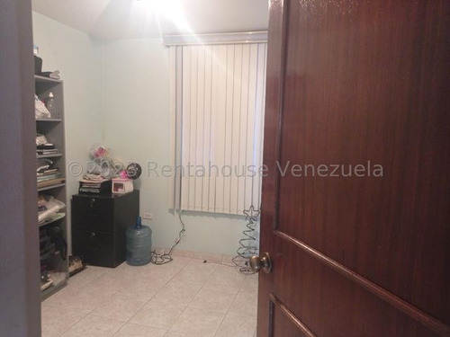 # Venta Casa Duplex Amoblada En El Este Barquisimeto,lara Eo