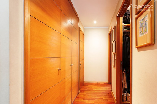 Casa En Venta De 5 Dorm. En Las Condes