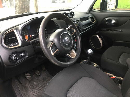 Imagen 2 de 9 de Jeep Renegade 1.8 Sport 2017