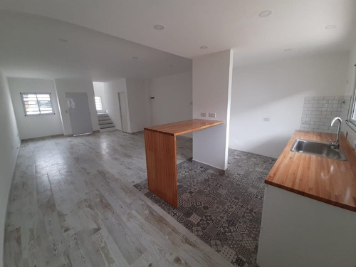 Imagen 8 de 14 de Duplex En Venta En Ituzaingo Norte