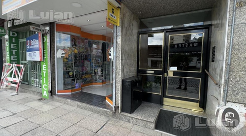 Venta Av Rivadavia Al 8800 2 Ambs Con Balcón !