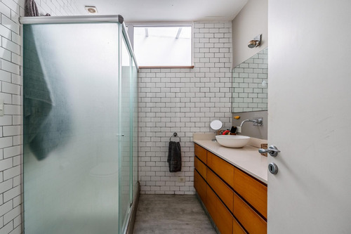 Excelente Casa - Venta - 5 Ambientes - Suite - Terraza - Patio - Parrilla - Chacarita