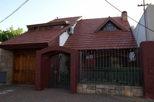 Casa En Venta 5 Ambientes En Lanús Este